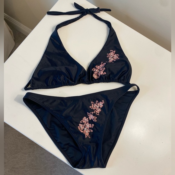 Shay Todd Bikini - Picture 2 of 3